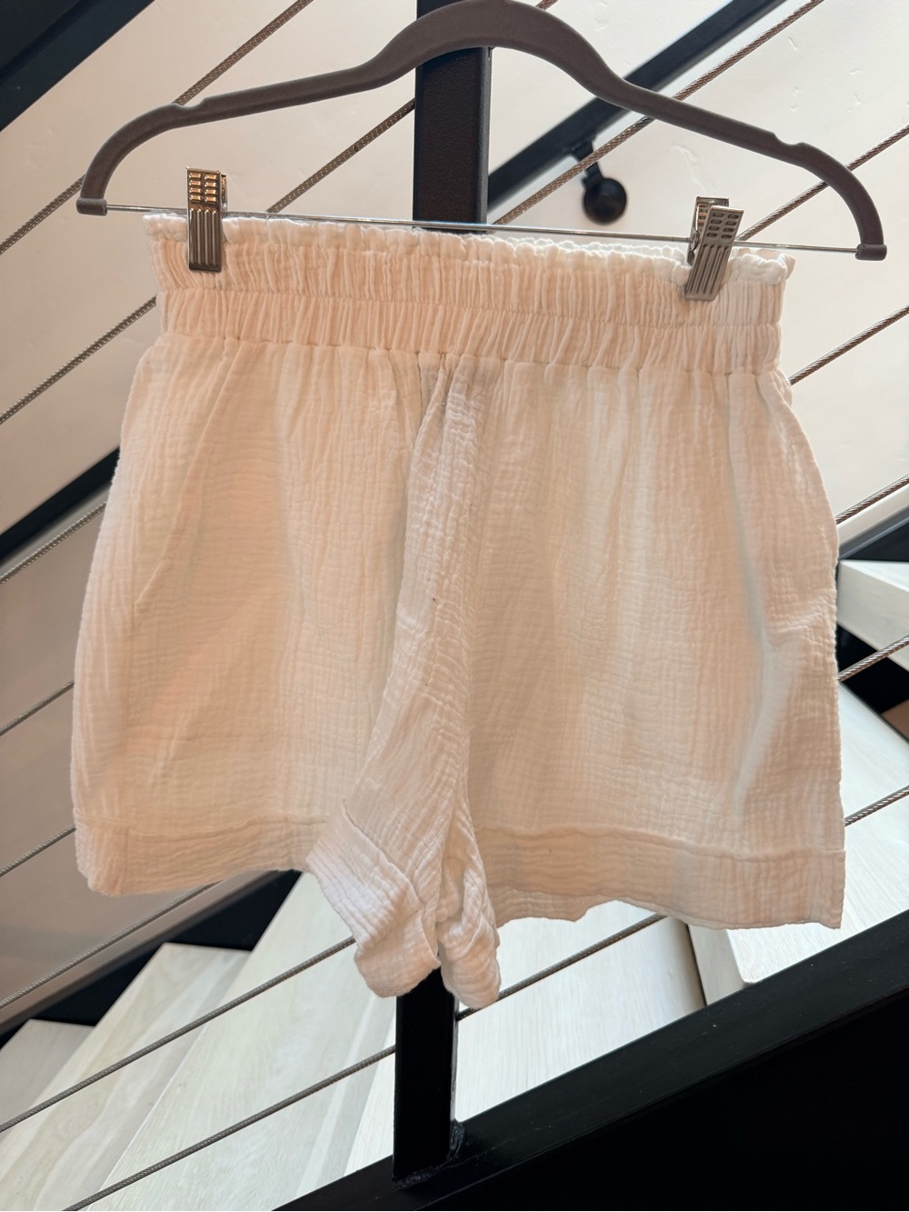 Saks Fifth Avenue White Textured Elastic Waist Shorts size small
